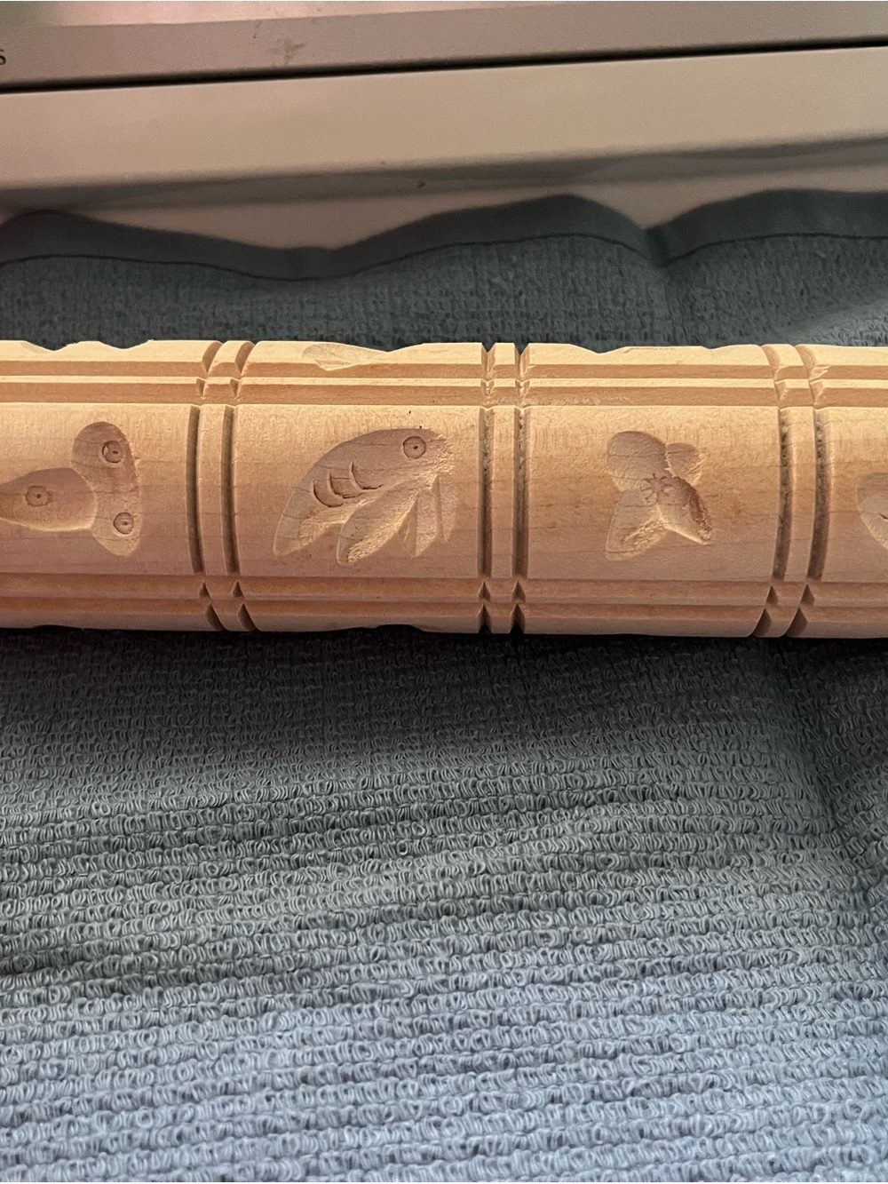 Wooden Embossed Rolling Pin for Cookie Patterns - Natural - Picture 10 of 12